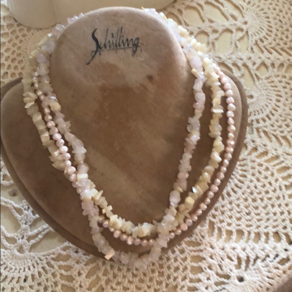 A nice mother of pearl and pink bead necklace